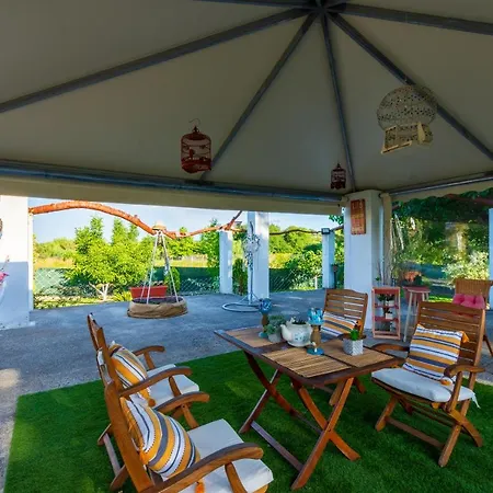 Aristotelis 3- Kanalia, Corfu * Kastanéa